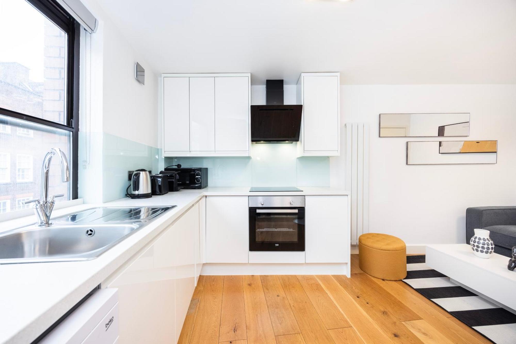 Stunning 2bed In Soho,steps From Piccadilly Circus * Лондон