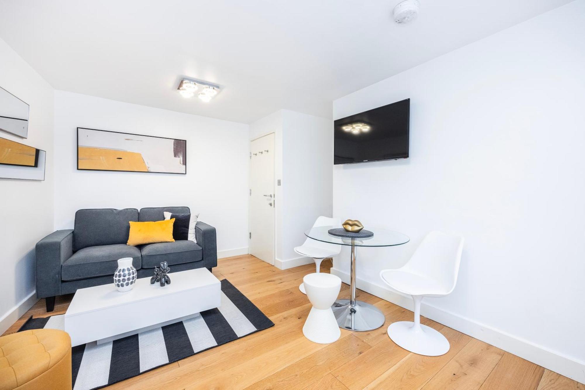 Stunning 2bed In Soho,steps From Piccadilly Circus * Лондон