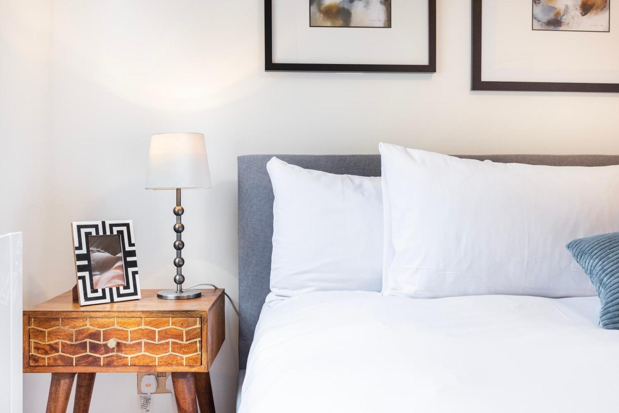 Stunning 2bed In Soho,steps From Piccadilly Circus Лондон